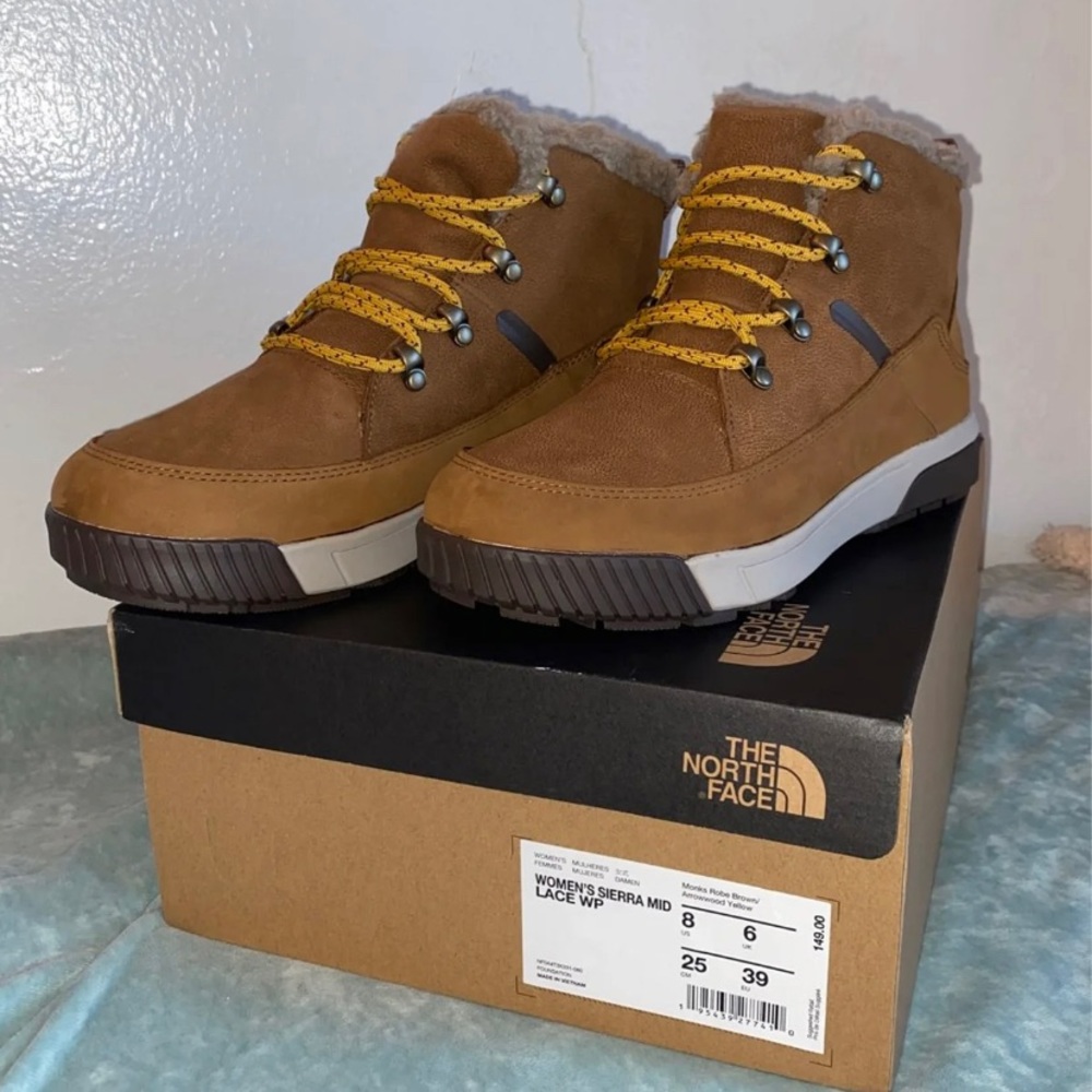 The North Face Women’s Sierra Mid Lace Boots size 8 - Brown